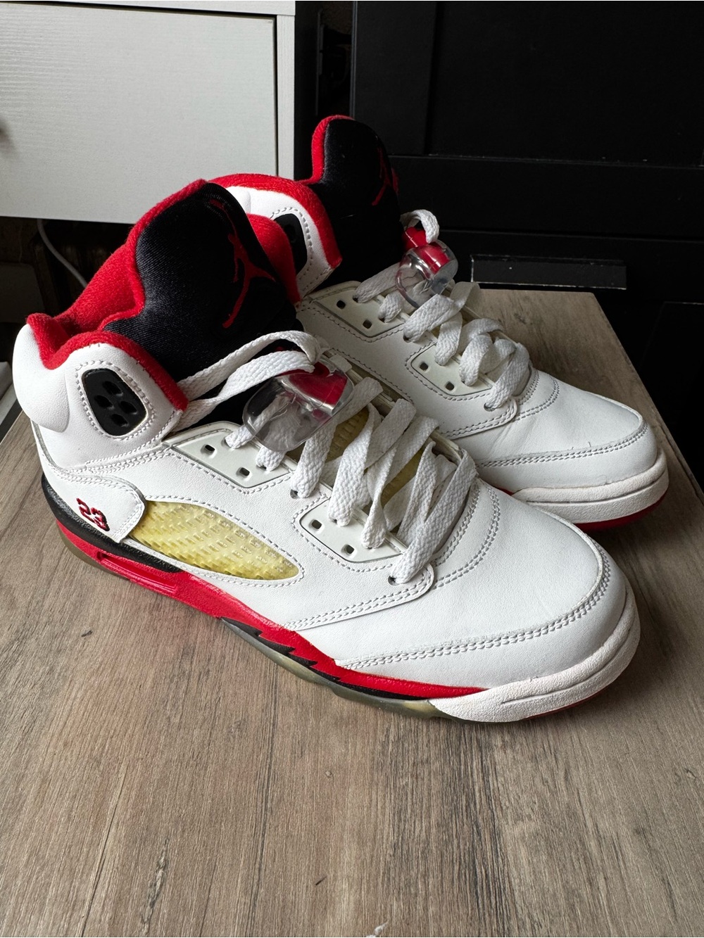 Jordan 5 Retro 'Fire red'